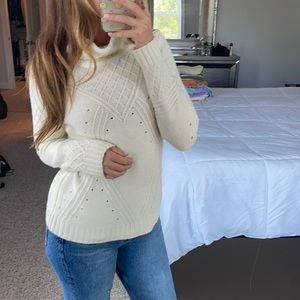 Cream Sweater ✨